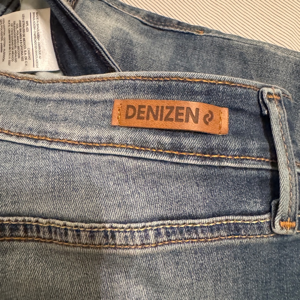 Denizen from Levi's Blue Ankle & Cropped Jeans